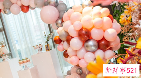 女儿订婚妈妈穿什么衣服