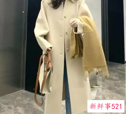 杏色外搭配什么内搭好