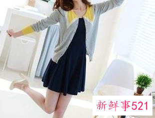 开叉半身裙搭配什么外套