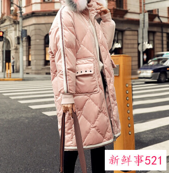 粉色羽绒服搭配什么鞋子