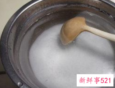 牛仔裤褪色第一次怎么洗