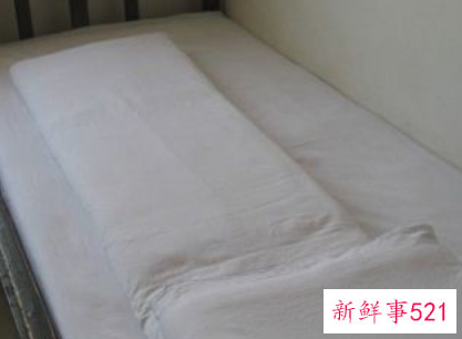 四折被子叠法有哪些步骤图解