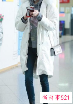 穿羽绒服穿什么裤子