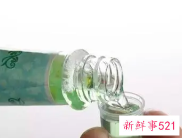 牛仔裤褪色第一次怎么洗