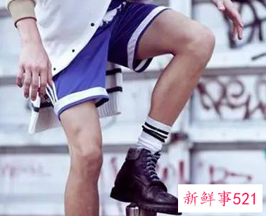 中帮皮鞋配什么颜色袜子