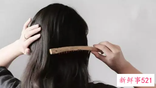 梦见给别人梳头有什么征兆