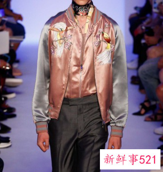 聚会装扮如何吸睛不浮夸刺绣夹克帮你解答