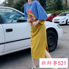 开叉半身裙搭配什么外套