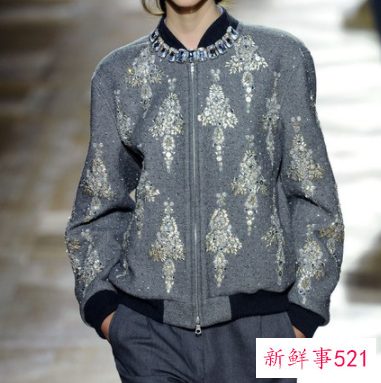 聚会装扮如何吸睛不浮夸刺绣夹克帮你解答