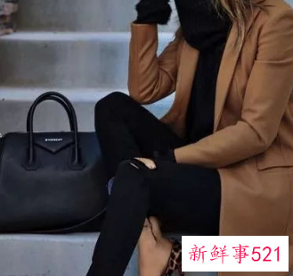 墨绿色的包包老气吗