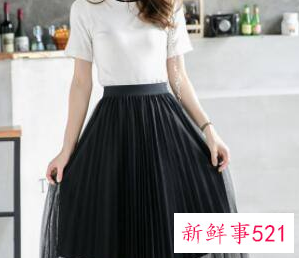 秋冬杏色半身纱裙搭配图片