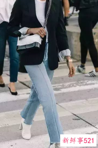 小直筒牛仔裤搭配解说