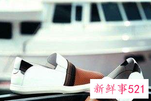 休闲西裤卷边配什么鞋子