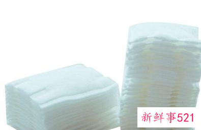 羽绒服上有污渍怎么擦掉