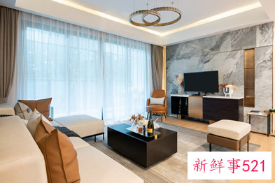 电视柜上摆放什么