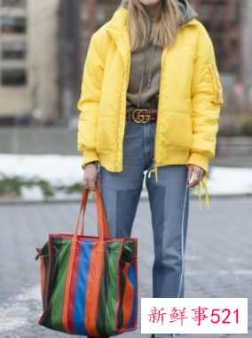 穿羽绒服穿什么裤子