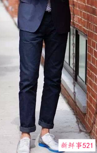 休闲西裤卷边配什么鞋子