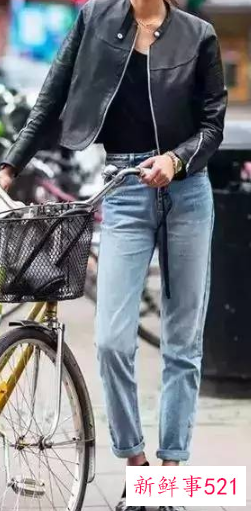 小直筒牛仔裤搭配解说