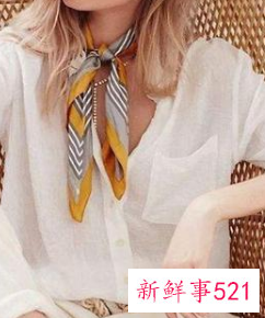 冬季丝巾和什么搭配