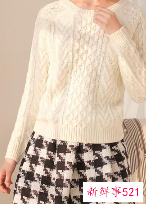 冬季棕色裙子搭配图片