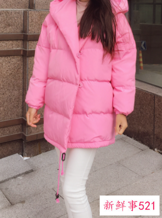 粉色羽绒服搭配什么鞋子