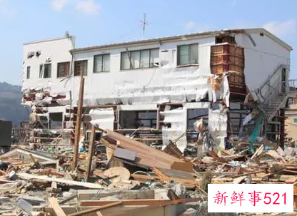 梦见楼塌了是什么意思