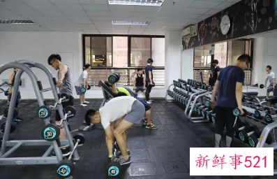 初学者在健身房如何健身