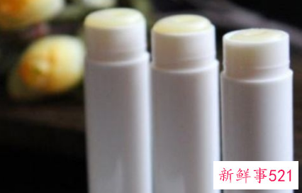 嘴唇保湿简单小妙招