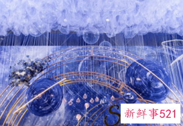 女儿订婚妈妈穿什么衣服