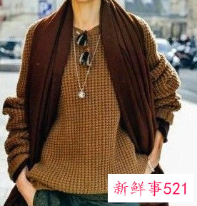 毛衣可以搭围巾吗