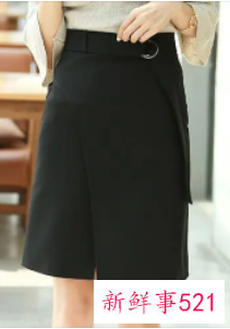 黑色开叉半身长裙搭配