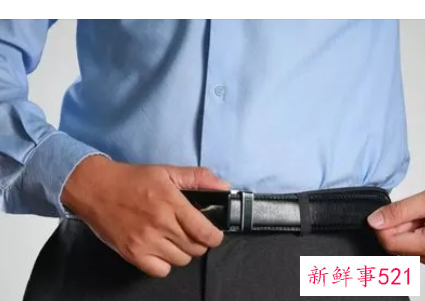 裤腰松点好还是紧点好