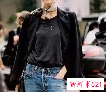 小丝巾简单的系法