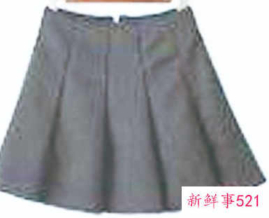 宽松t恤怎么搭配裙子