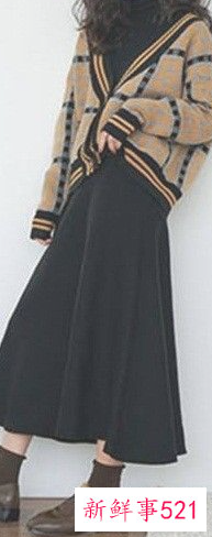 摆裙上面配啥上衣