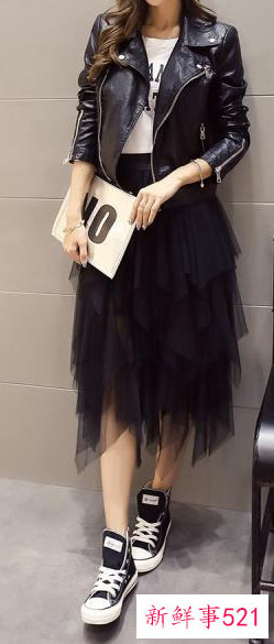 摆裙上面配啥上衣