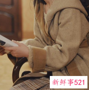 什么颜色大衣百搭不过时