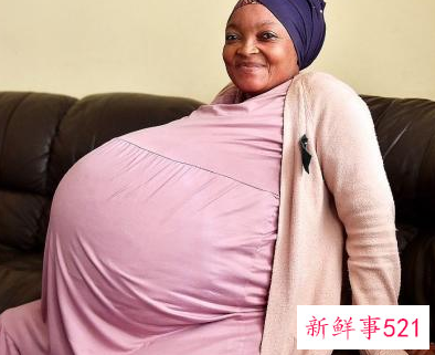 南非妇女产下十胞胎