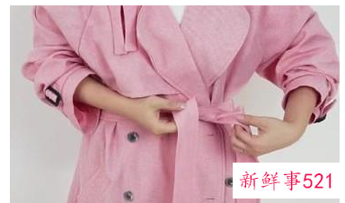 大衣腰带怎么系好看