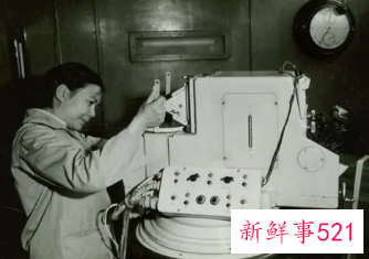 鼓励女性打破玻璃天花板的是谁