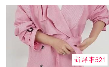 大衣腰带怎么系好看