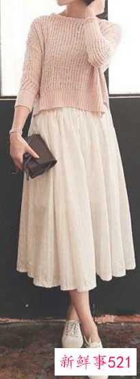 摆裙上面配啥上衣