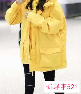 黄色羽绒服搭什么颜色的内搭