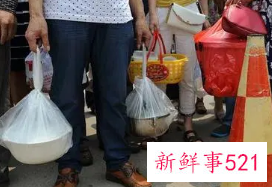 做梦梦见给别人送饭