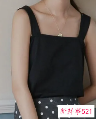 v领吊带背心搭配