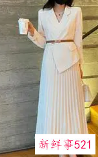 修身连衣裙搭什么外套