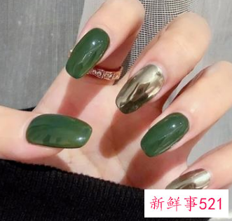 风流女看指甲下一句是什么