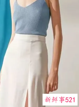 v领吊带背心搭配