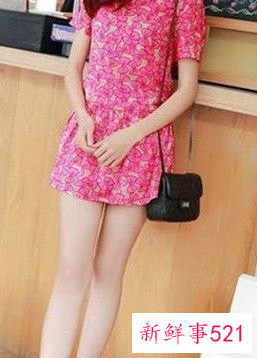 黑色包包搭配什么衣服