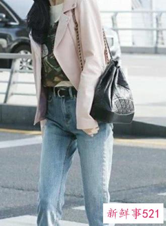 白色靴子配什么衣服裤子好看